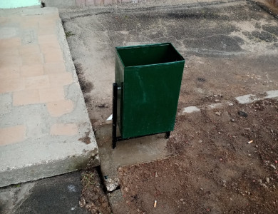 Установка урн у подъездов - 2 Установка урн у подъездов - 2