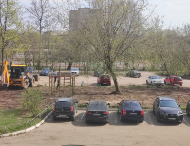 Планировка дворовой территории, выравнивание грунтом - 2